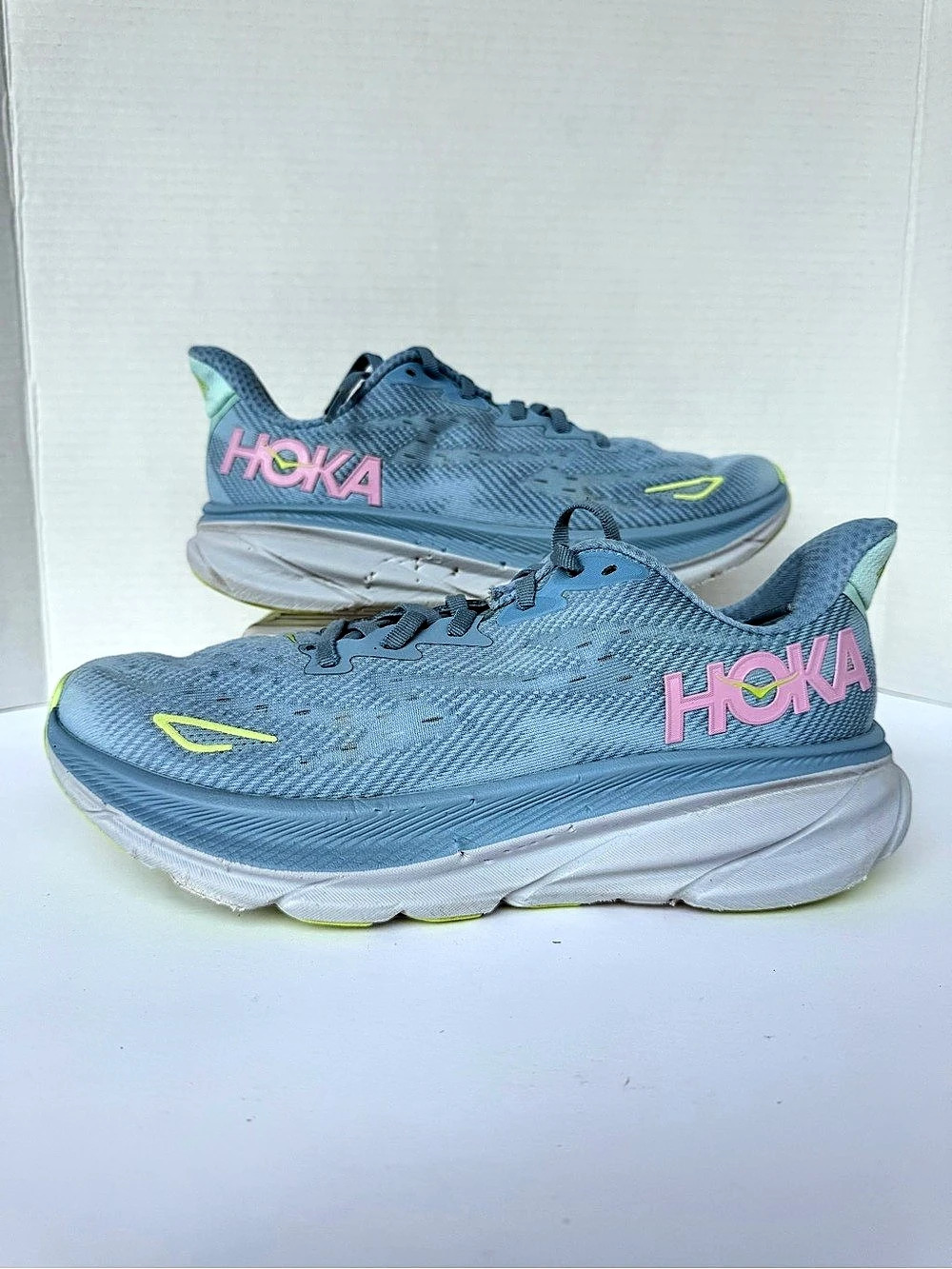 HOKA Clifton 9 Athletic Shoes Blue & Green US 9 B
